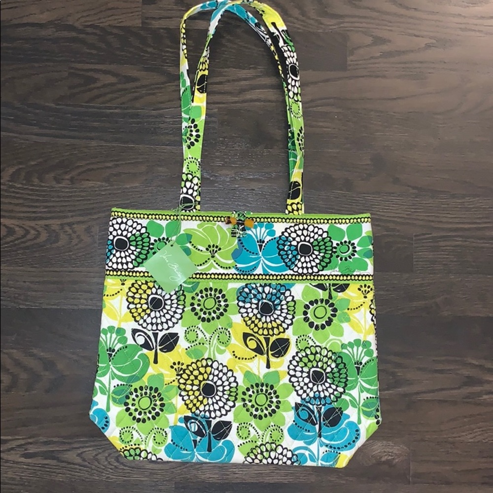 NWT VERA B. TOTE